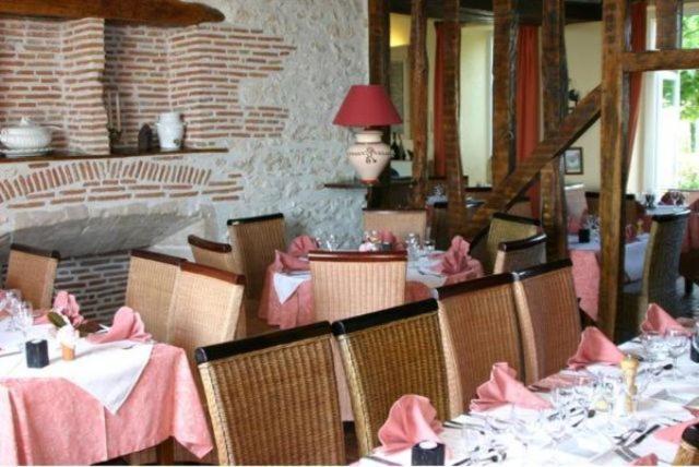 فندق La Ferme Des 3 Maillets Avaray المظهر الخارجي الصورة
